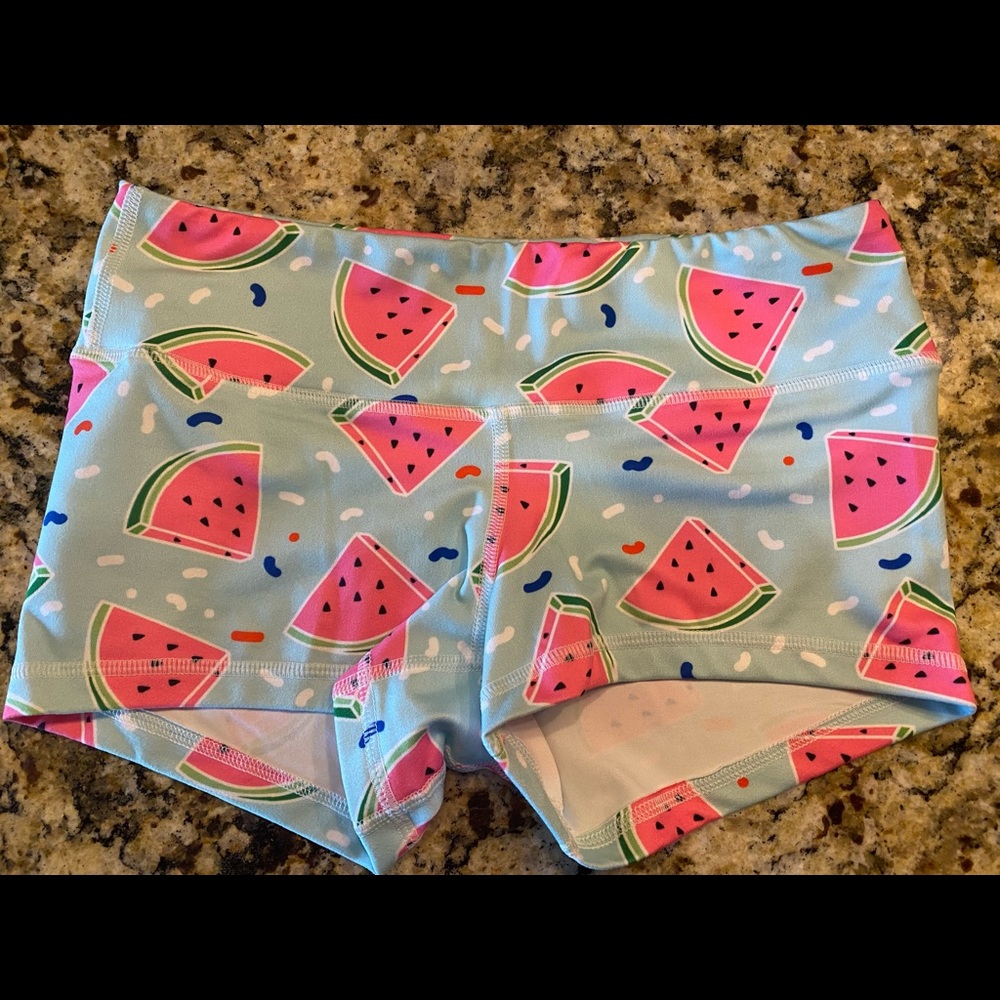 Fleo watermelon short size small